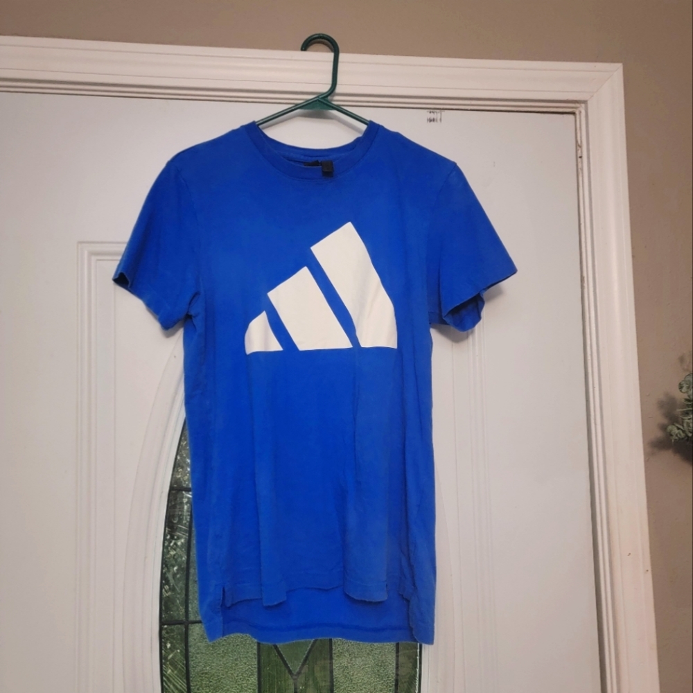 Adidas t-shirt